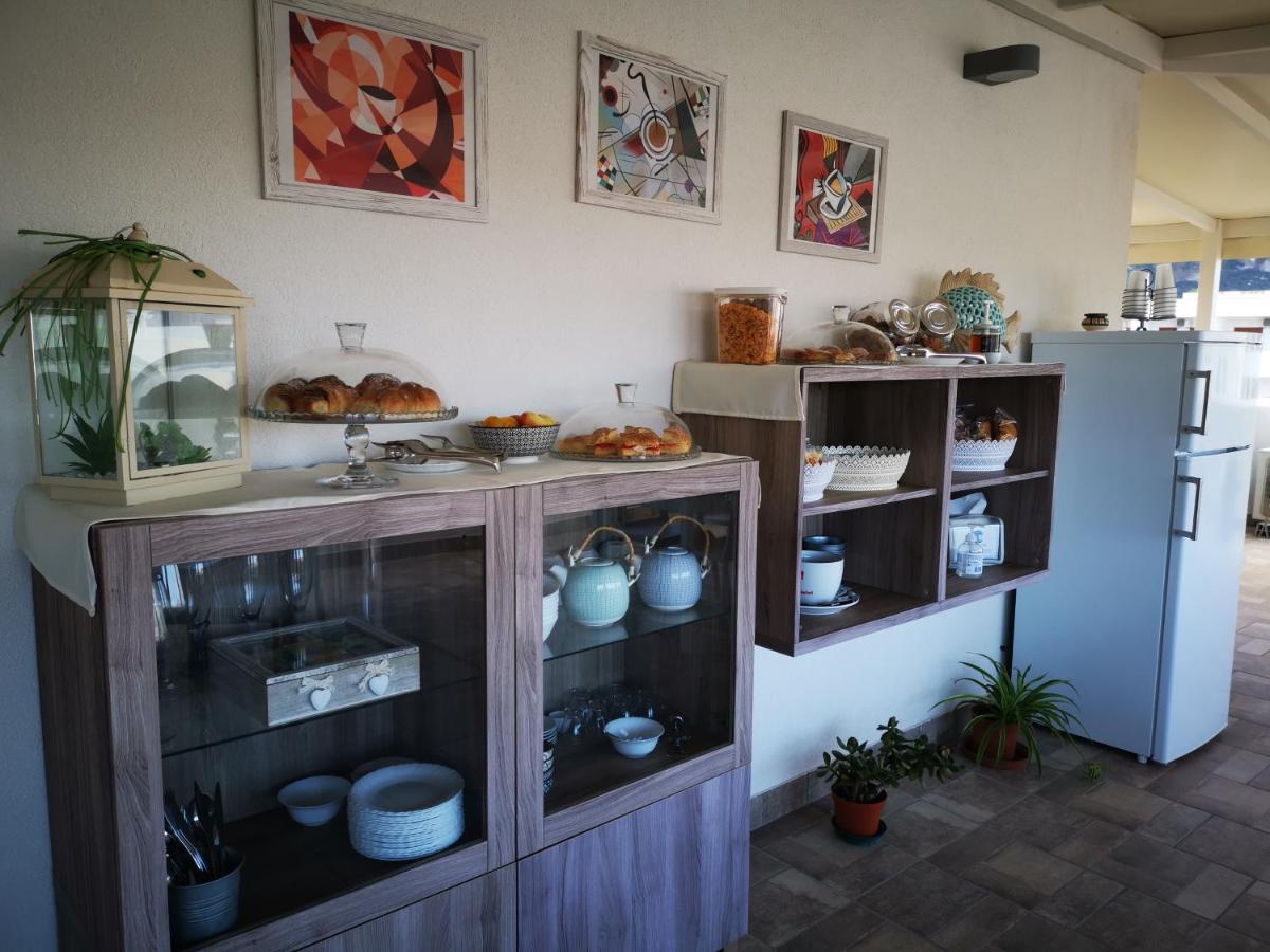 B&B Vivere 산비토로카포 외부 사진